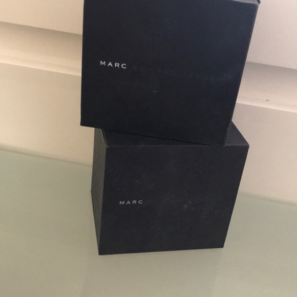 Two Marc Jacobs watches - Picture 2 of 5